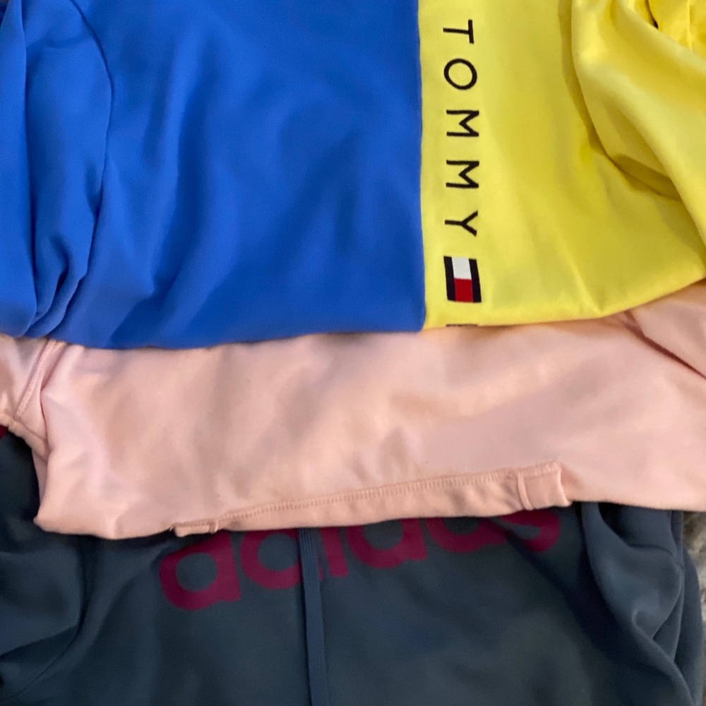 3 men’s hoodies/pullover sweaters